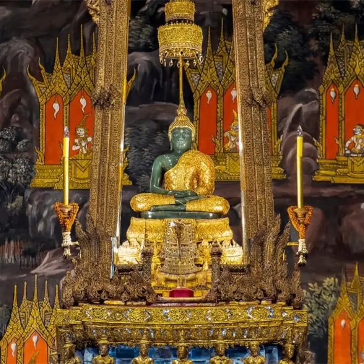 Temple of the Emerald Buddha: Thailand’s Most Revered Buddhist Site Within Walking Distance