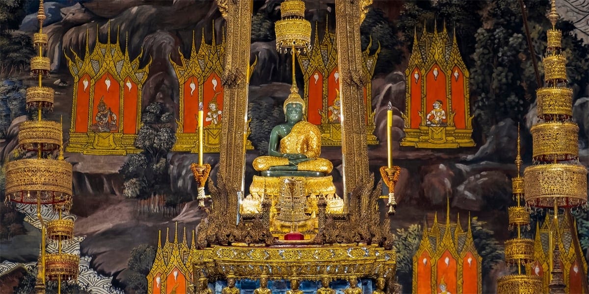 Temple of the Emerald Buddha: Thailand’s Most Revered Buddhist Site Within Walking Distance