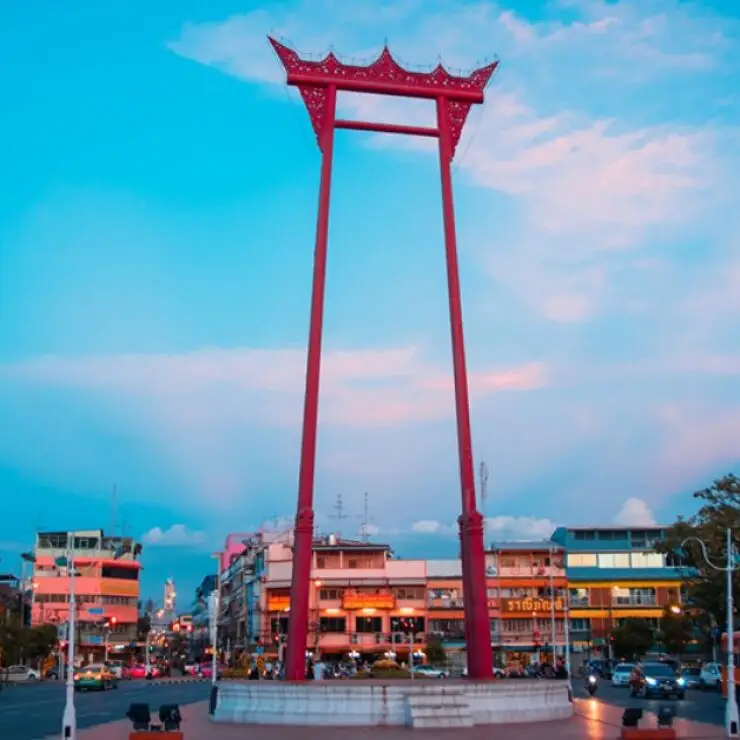 Dinso Road & Beyond: A Walker’s Guide to Old Bangkok from Your Hotel