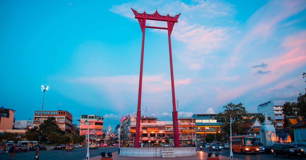 Dinso Road & Beyond: A Walker’s Guide to Old Bangkok from Your Hotel